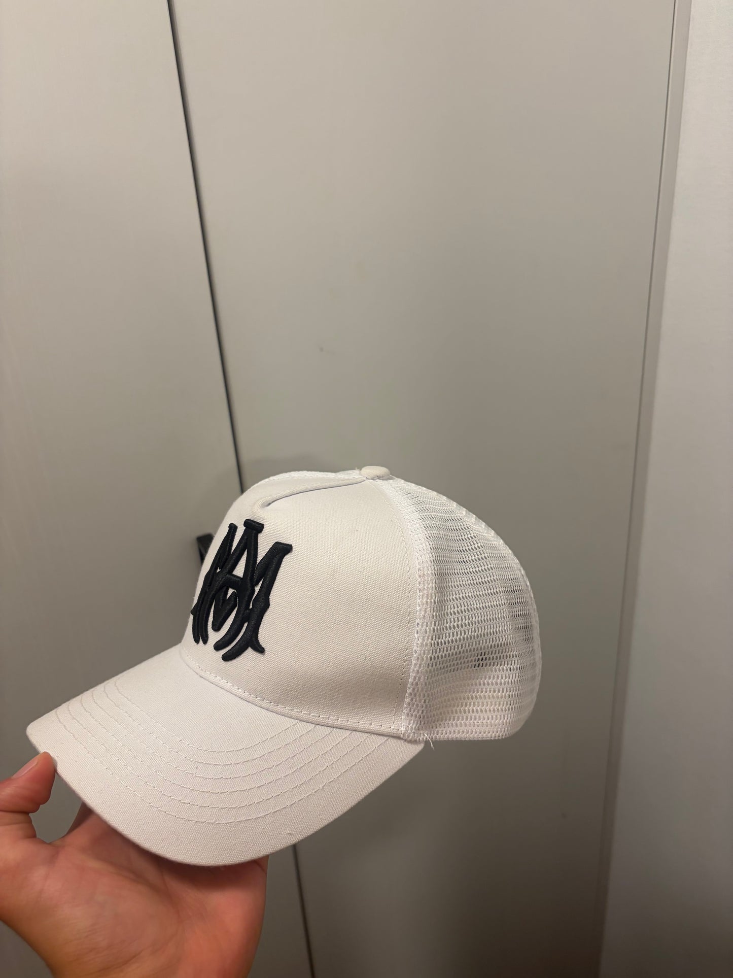 Amiri cap